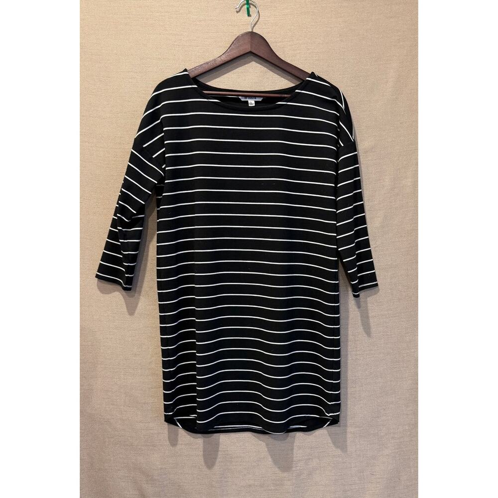 BB Dakota Black&White Striped Knit Dress 3/4 Sleeve Straight Silhouette | Large
